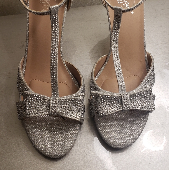 SOLD - Picture 4 of 8